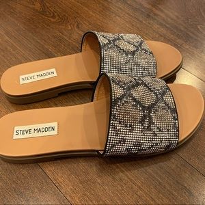 Steve Madden “Klove” Slides